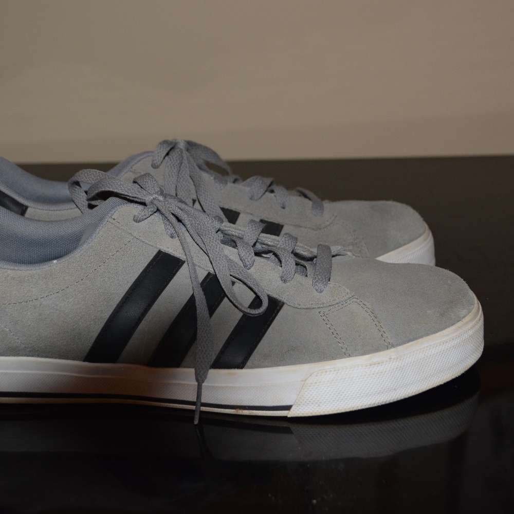 ADIDAS - Picture 2 of 5